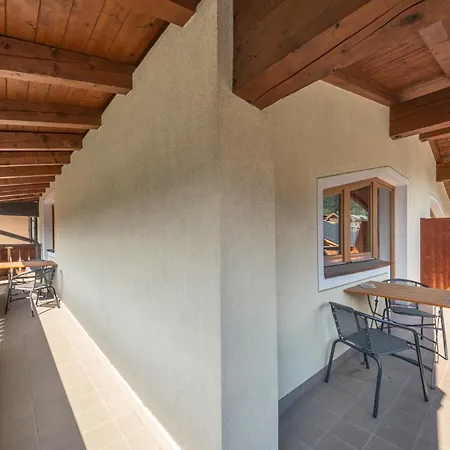 Alpina Apartment *